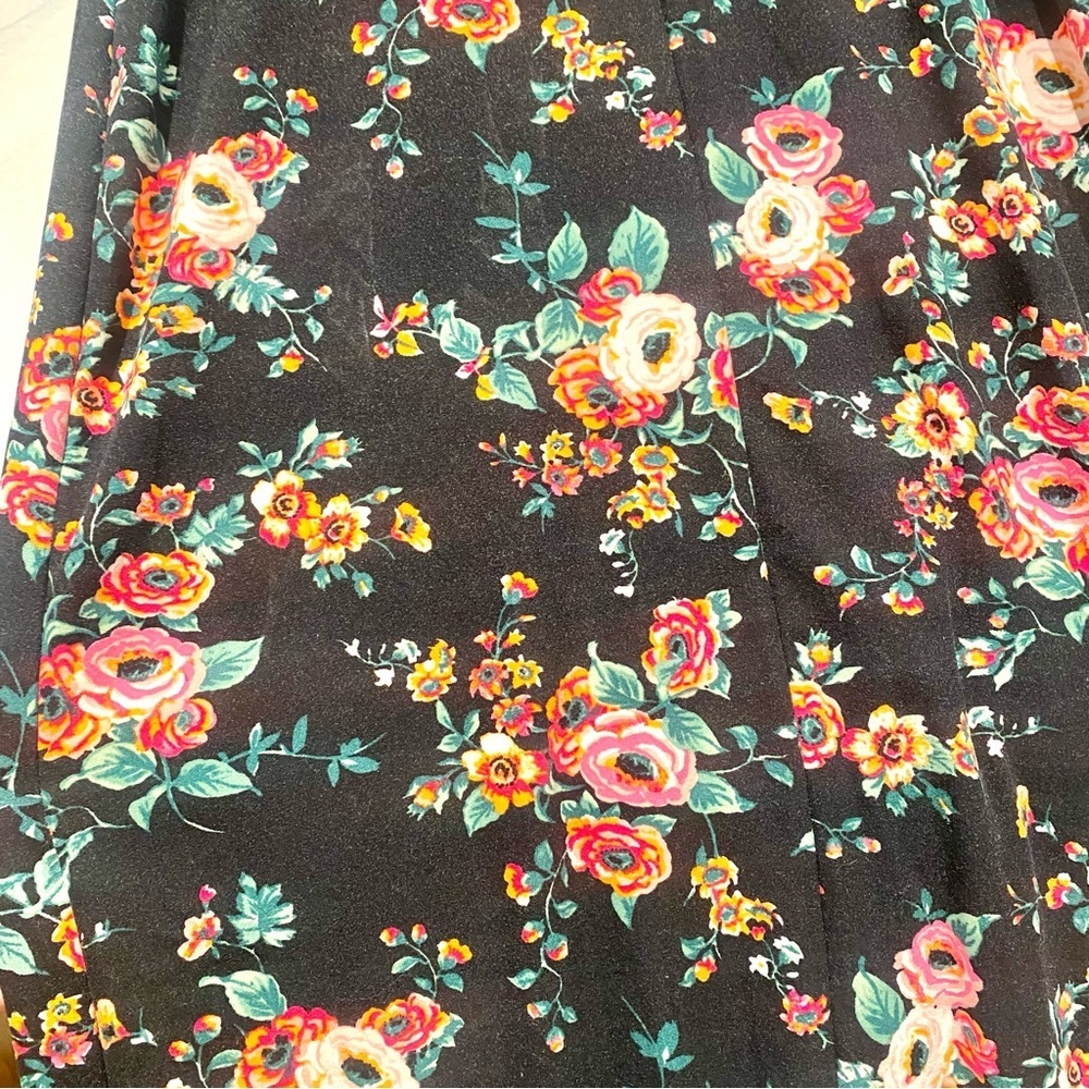 Beautiful boho maxi floral dress w resort vacay vibe - Picture 10 of 10